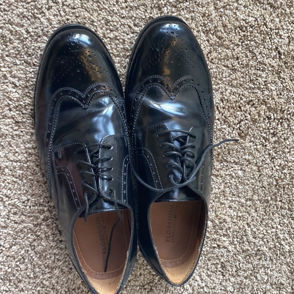 Men’s Florsheim Classic Black Wingtip Shoes - Picture 5 of 5